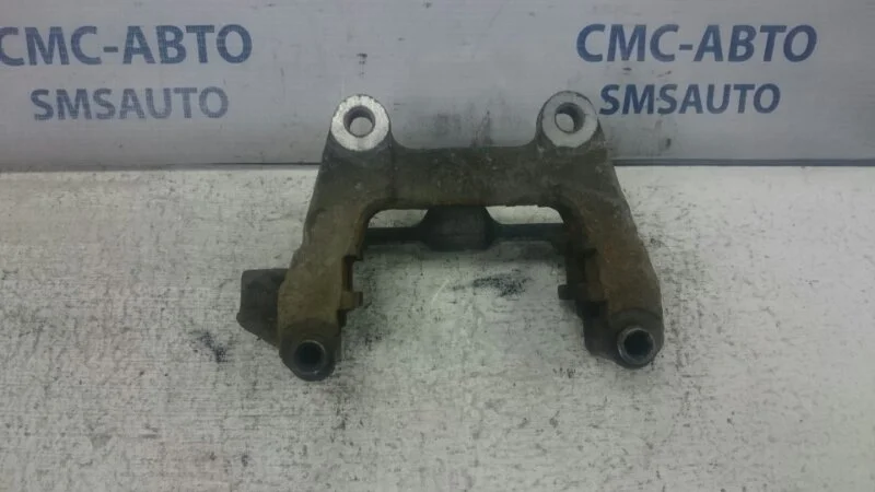 Скоба суппорта Audi A8 3D0615425D D3, задняя левая
