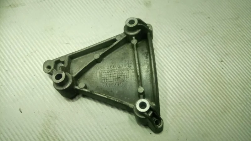 Кронштейн кондиционера Audi A6 2005-2007 06E260835C C6 3.2 AUK