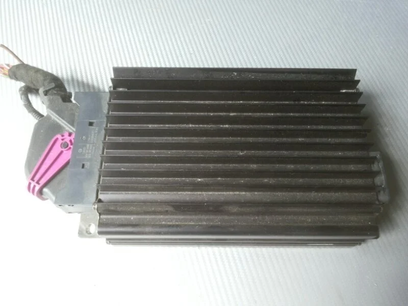 Усилитель акустический Audi A8 2005-2007 4E0910223H D3 4.2 BFM