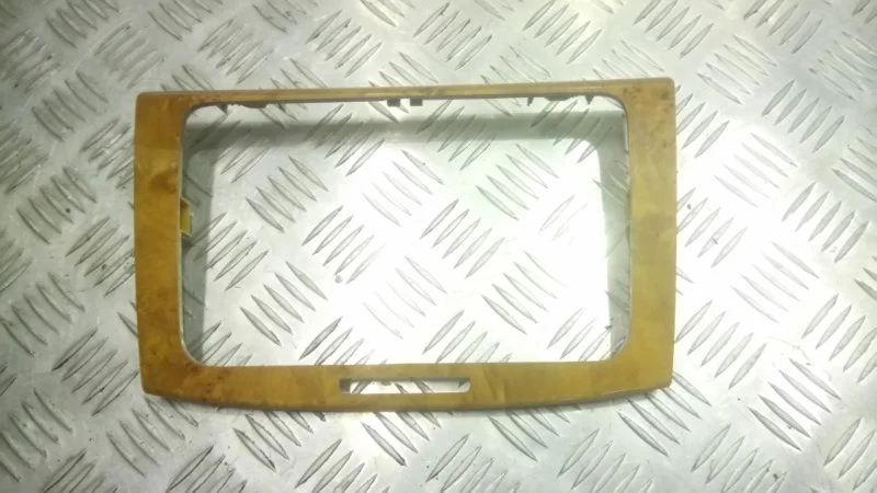 Рамка магнитолы Volkswagen Passat 2005-2007 3C0858069 B6 2.0T BWA