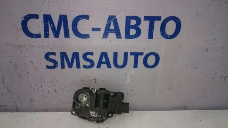 Моторчик заслонки отопителя Mercedes-Benz R-Class A1669060008 W251 R350