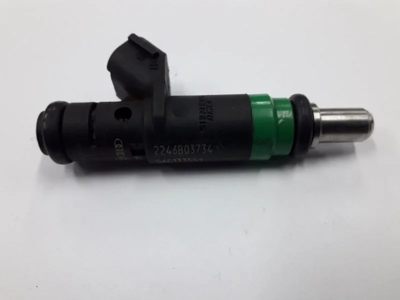 Форсунка топливная Audi A6 2001-2004 06C133551 C5 3.0 ASN