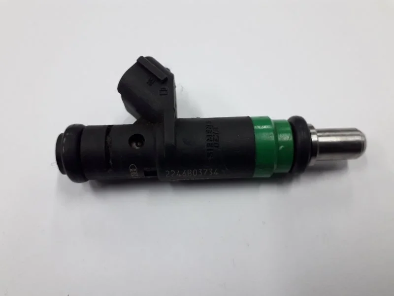 Форсунка топливная Audi A6 2001-2004 06C133551 C5 3.0 ASN