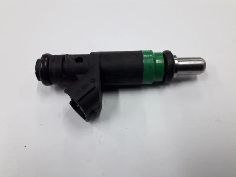 Форсунка топливная Audi A6 2001-2004 06C133551 C5 3.0 ASN