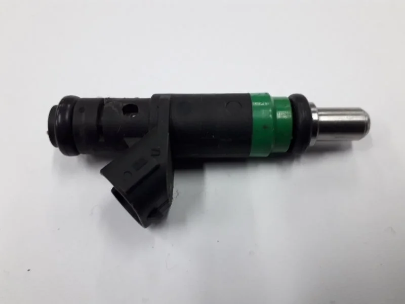 Форсунка топливная Audi A6 2001-2004 06C133551 C5 3.0 ASN