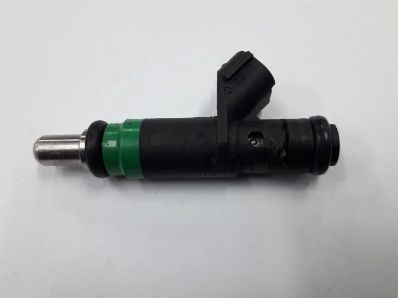 Форсунка топливная Audi A6 2001-2004 06C133551 C5 3.0 ASN