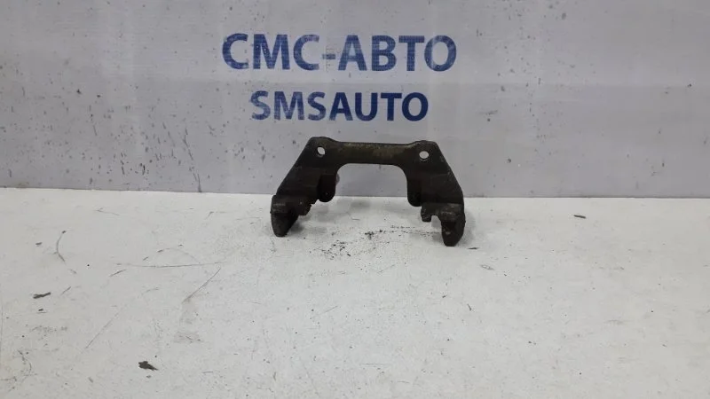 Скоба суппорта Volvo S80 2003-2006 8251314, задняя