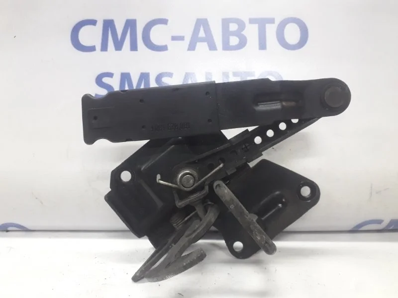 Крюк капота Audi A6 2000-2005 4B0823480F C5 2.5TDI AKE