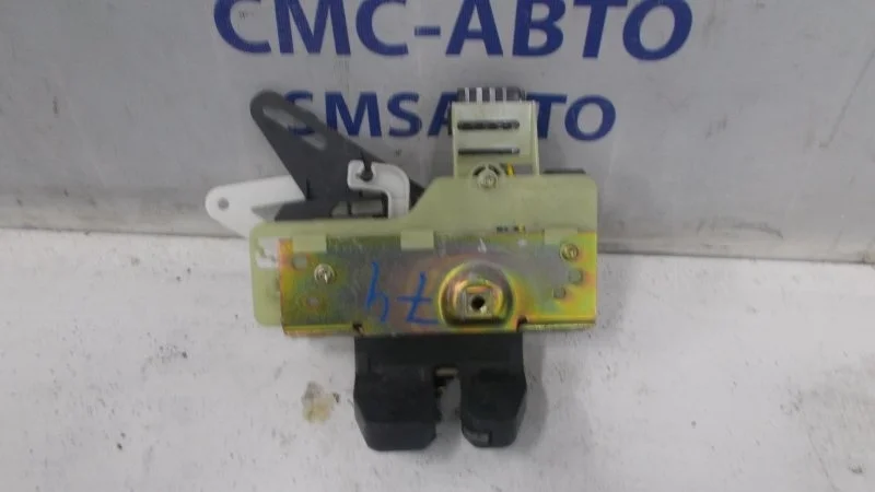 Замок багажника Volvo Xc70 2001-2007 30716331