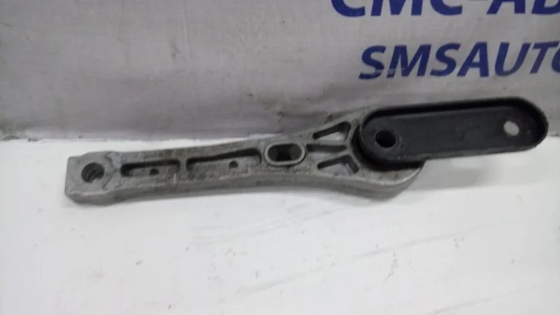 Кронштейн Volkswagen Tiguan 3C0199855E 2.0T