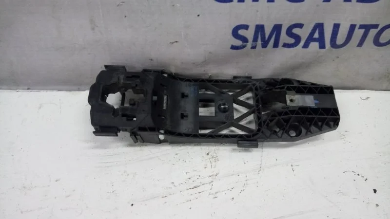 Кронштейн ручки двери Volkswagen Tiguan 5N0839885F 2.0T, передний