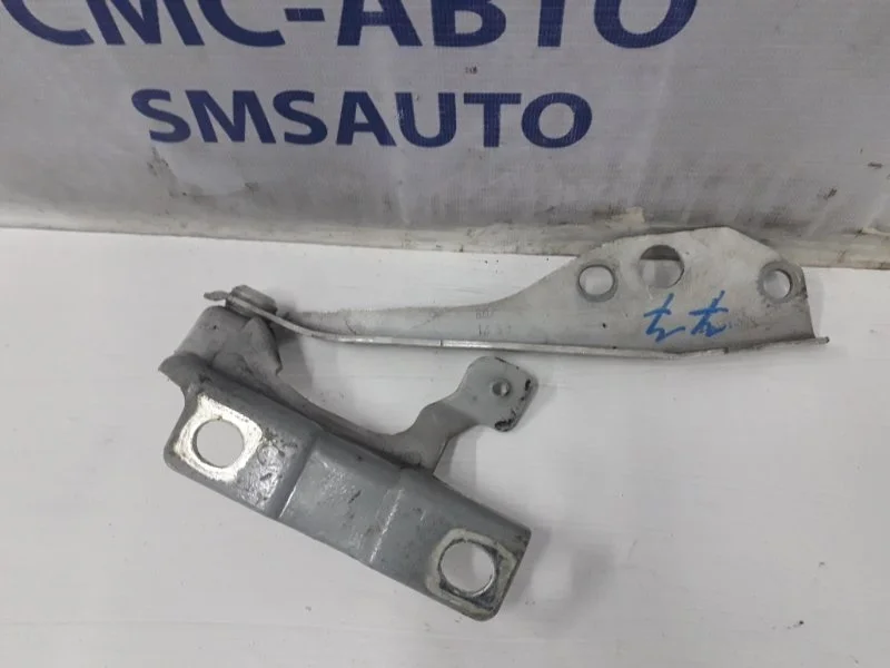Петля капота Volvo S40 2008-2012 30753597 С40 2.0, передняя левая