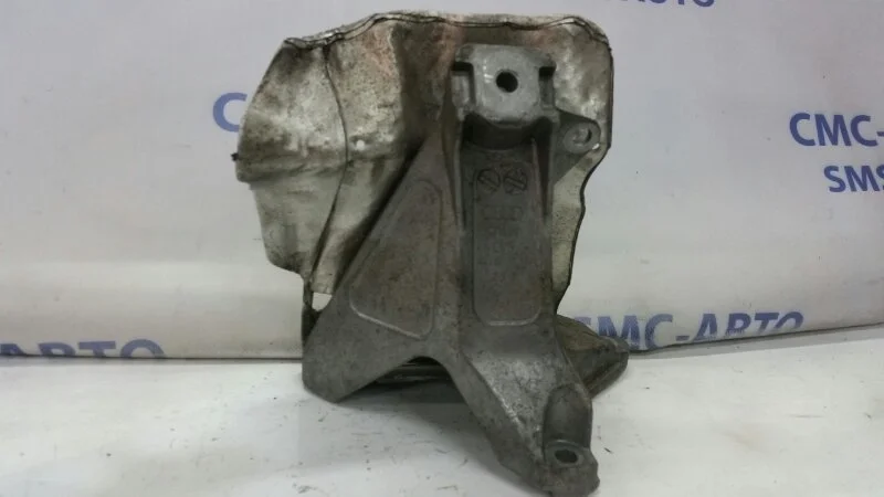 Кронштейн Audi A4 1998-2005 8E0199308A B7 2.0 ALT