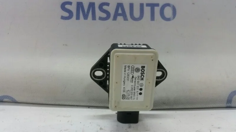 Датчик ускорения Audi A4 2008-2011 8K0907637A 8K 1.8T