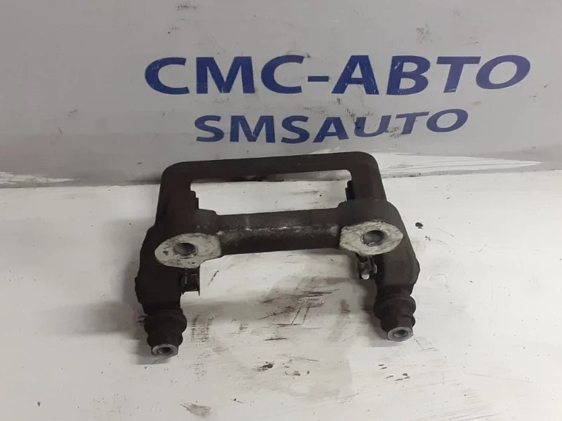 Скоба суппорта Volvo S60 2010-2013 36001383 С60 1.6T, задняя