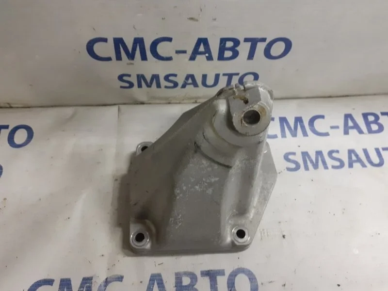 Кронштейн ДВС Mercedes-Benz S-Class A2732230404 W221 5.5, правый