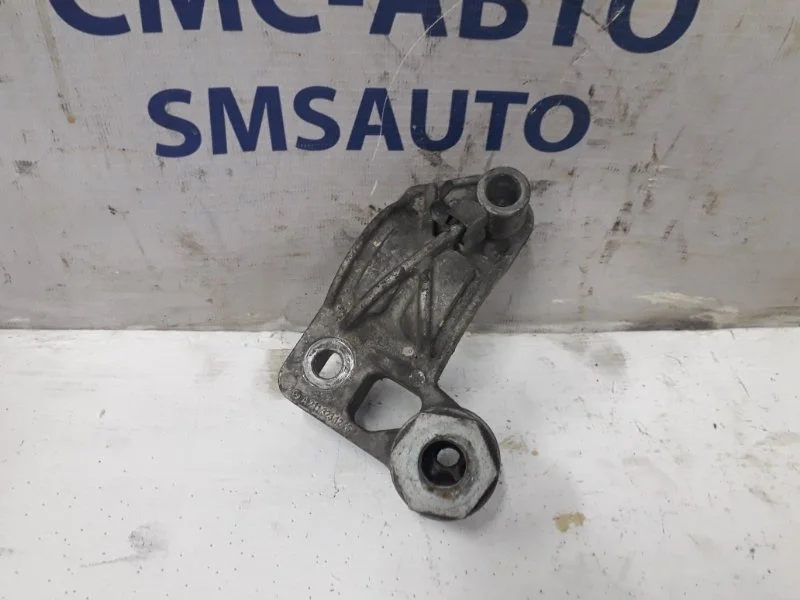 Кронштейн Mercedes-Benz Cls-Class A2113200642 W219 5.0, передний правый