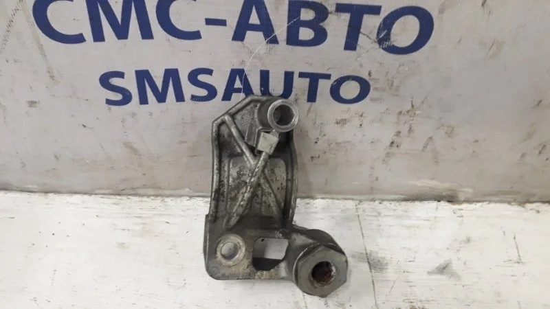 Кронштейн стабилизатора Mercedes-Benz E-Class A2113200642 W211 2.5, передний правый