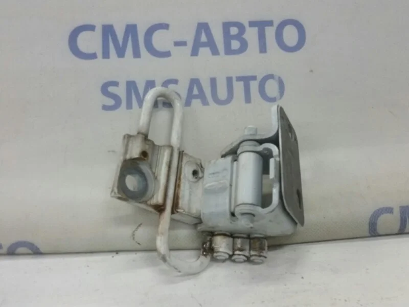Петля двери Audi A8 4E0831411C S8 5.2, передняя левая