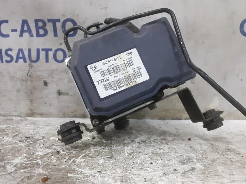 Блок АБС ABS Volkswagen Tiguan 5N0614517L 2.0T