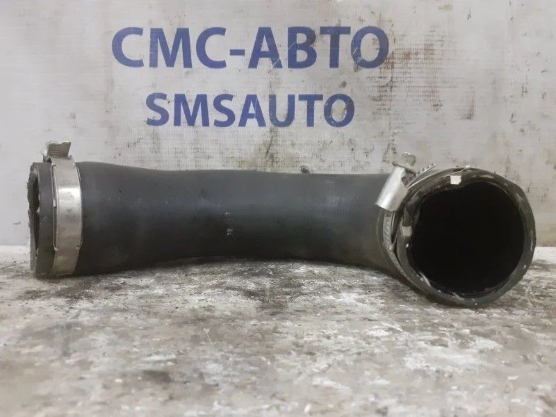 Патрубок интеркулера Audi Q5 8R0145709H 2.0T, левый
