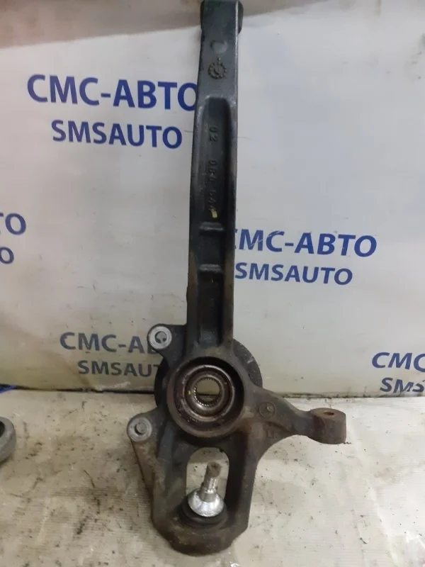 Кулак поворотный Mercedes-Benz R-Class A2513301320 W251, передний левый