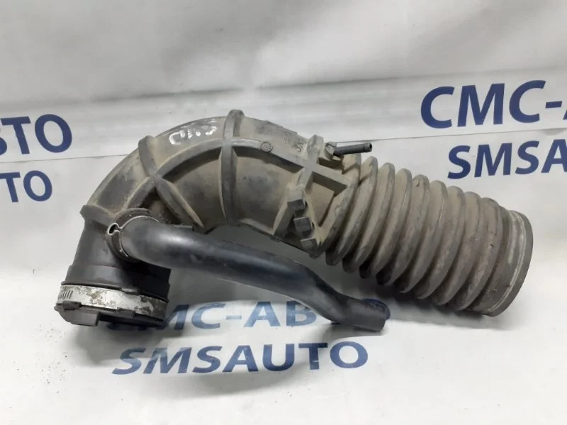Патрубок воздушный Volvo S40 1998-2004 30644343
