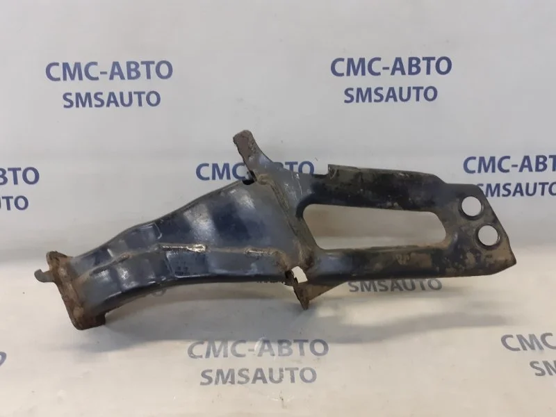 Кронштейн подрамника Volvo Xc60 30760140 ХС60 2.4D, передний левый