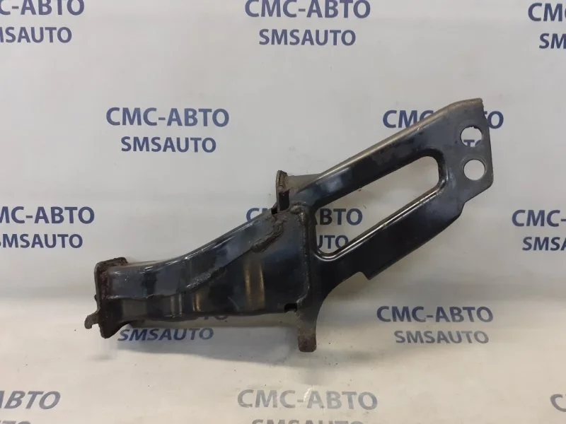 Кронштейн подрамника Volvo Xc60 31329436 ХС60 2.4D, передний правый