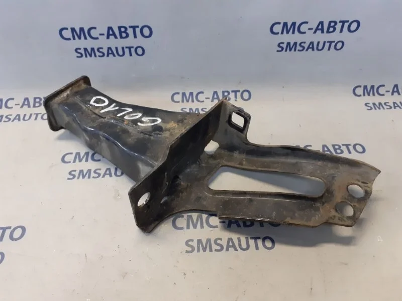 Кронштейн подрамника Volvo Xc60 30760140 ХС60 2.4D, передний левый