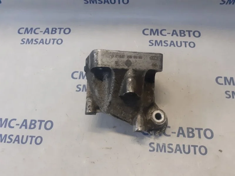 Кронштейн ДВС Mercedes-Benz Ml A6422236304 W166 3.0D, левый