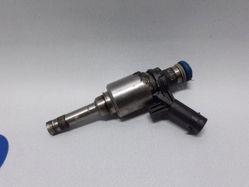 Форсунка топливная Volkswagen Tiguan 2008-2011 06H906036G 2.0T