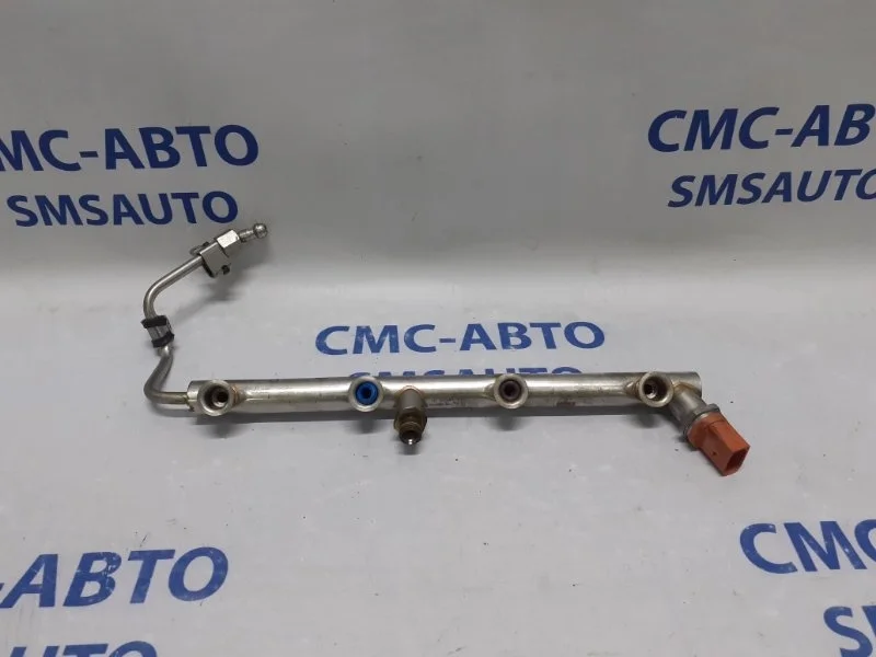 Рейка топливная ( рампа ) Audi A8 2011 079133315AQ D4 4.2 CDR, правая