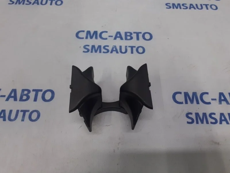 Подстаканник Mercedes-Benz E-Class A2046802391 W212 1.8T