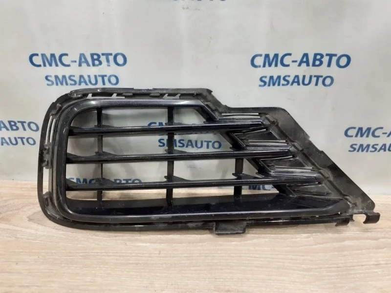 Решетка бампера Volkswagen Touareg 7P6854661D NF 3.0TD, передняя левая