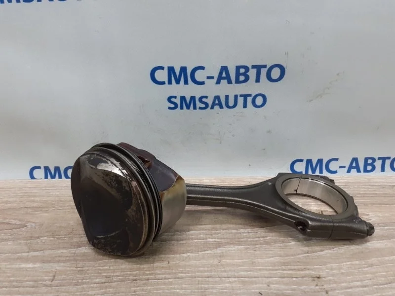 Поршень Audi A6 06E107066CF C7 2.8 CHV, правый