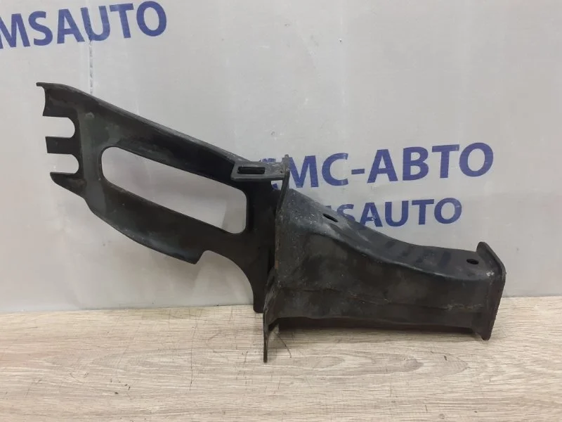 Кронштейн подрамника Volvo Xc60 2011 31329436 ХС60 2.0T, передний правый