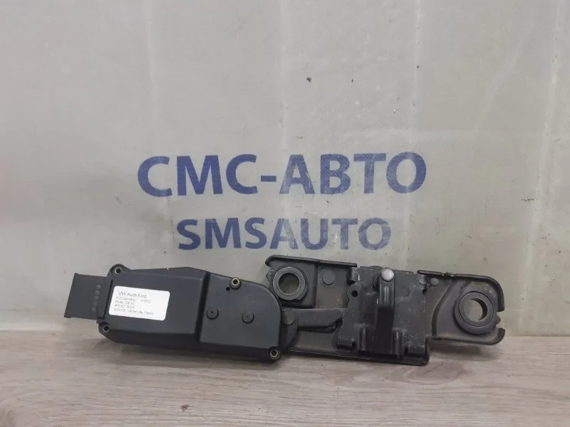 Доводчик багажника Audi A6 Allroad 2013 4F9827383H C7 3.0 CGW