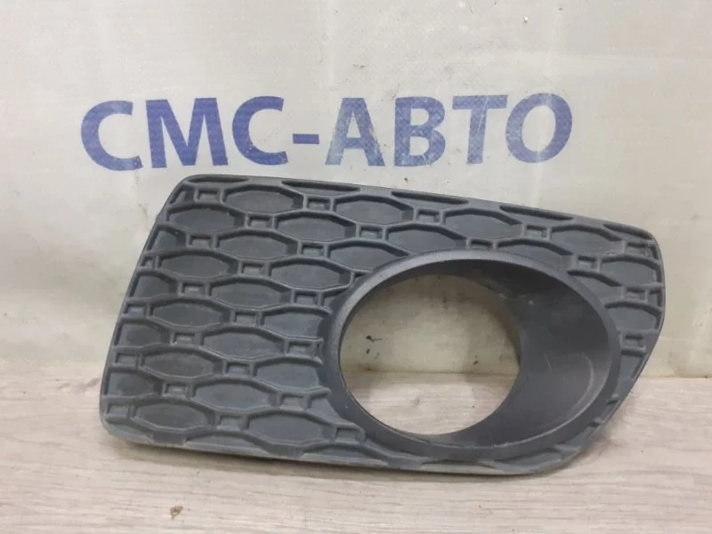 Решетка ПТФ Volvo Xc70 30678690 ХС70 3.2, передняя правая