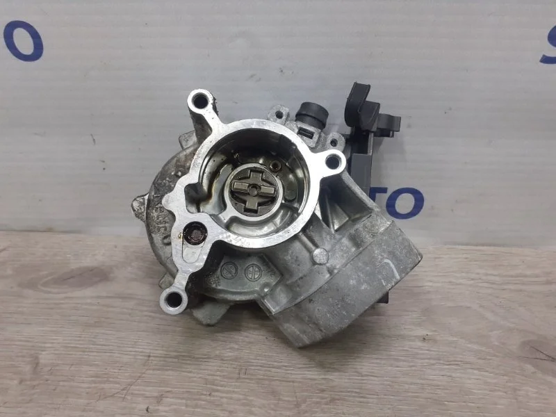 Вакуумный насос Audi Q5 2013-2016 06L145100B 8R