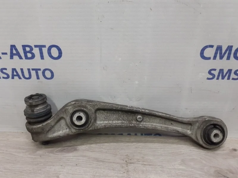 Рычаг нижний Audi A6 Allroad 2013 8K0407152F C7 3.0 CGW, передний правый