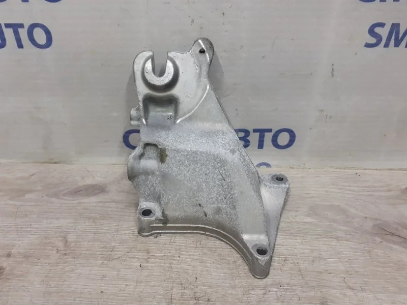 Кронштейн ДВС Mercedes-Benz Glk A2722234604 X204 3.0, правый