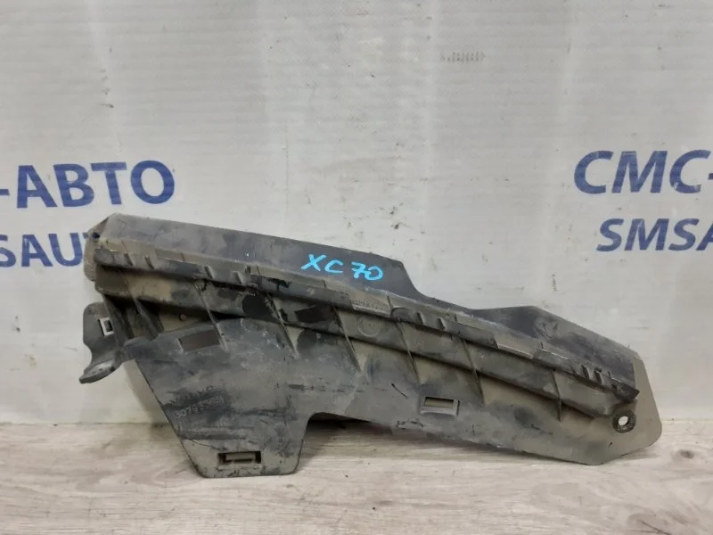 Кронштейн бампера под фару Volvo Xc70 30796388 ХС70 3.2, передний правый