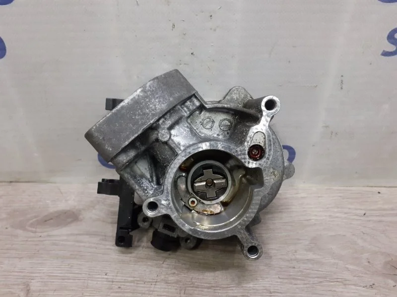 Вакуумный насос Audi A6 2014-2018 06L145100F C7 2.0T CYP