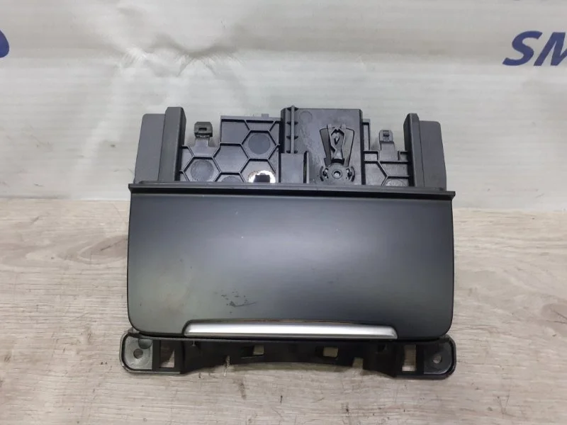 Пепельница Audi Q5 2014 8K0857951C 8R 2.0Т, передняя