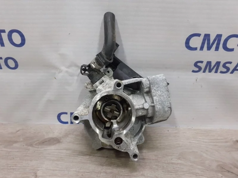 Вакуумный насос Audi Q5 2014 06L145100B 8R 2.0Т