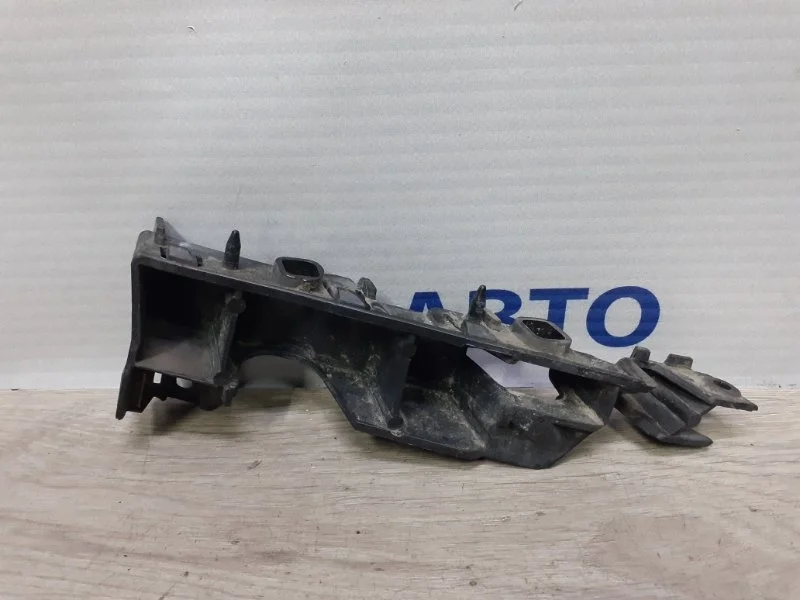 Кронштейн бампера Audi A6 4G0807283 C7 2.8 CHV, передний левый