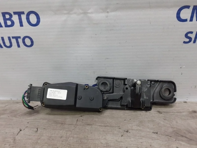 Доводчик багажника Audi A6 2015 4F9827383H C7 2.0T CYP