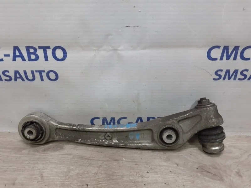 Рычаг нижний Audi A7 2012 8K0407152F C7 3.0 CGW, передний правый