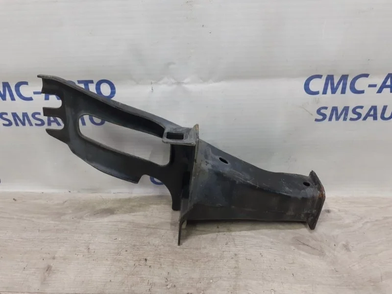 Кронштейн усилителя бампера Volvo Xc60 31329436 XC60 2.0, передний правый